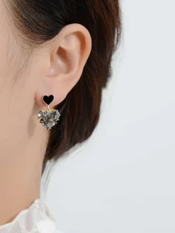 Discount Retro Stage Black Diamond Heart Earrings