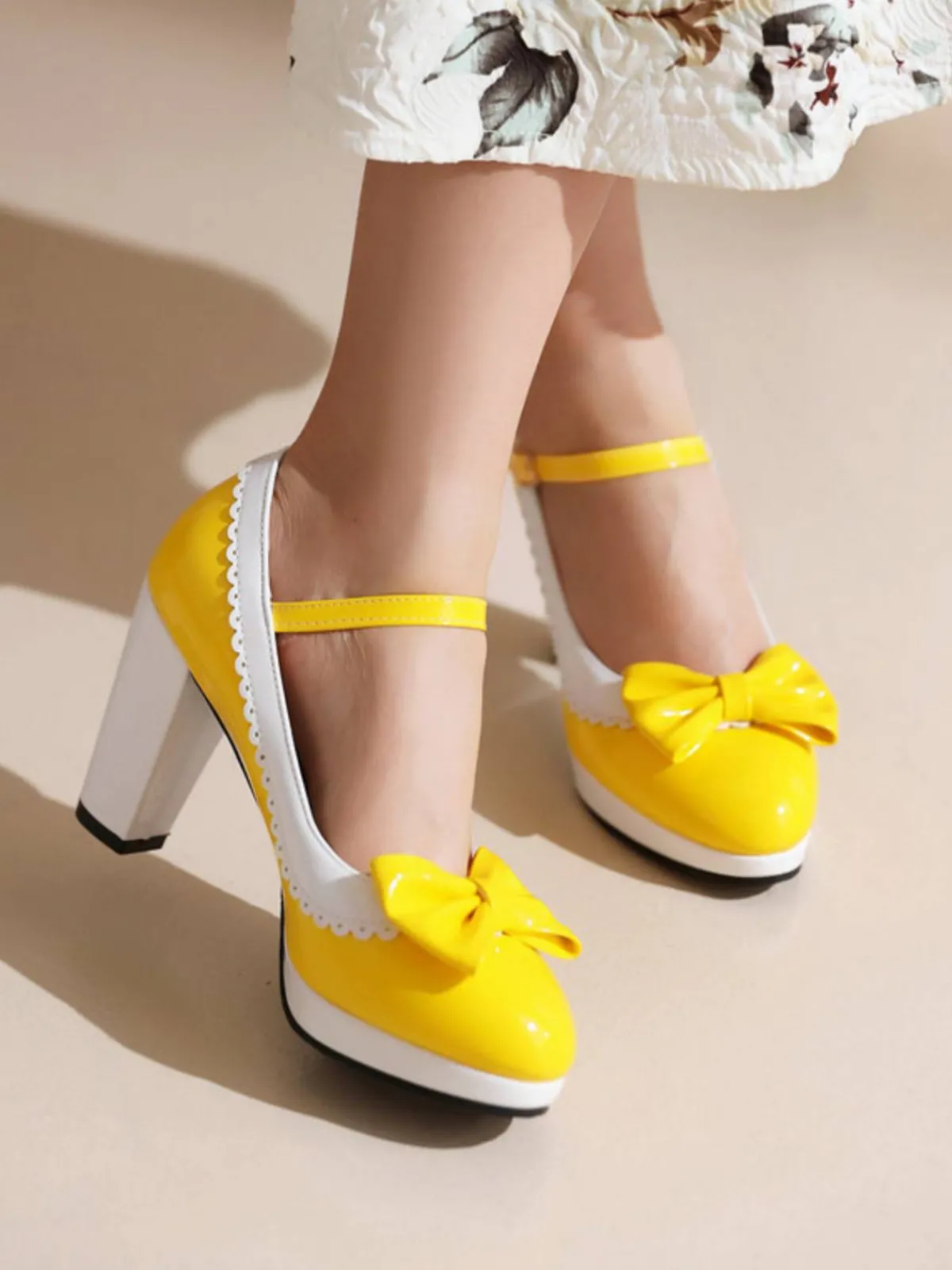 Fashion Retro Stage Bowknot Chunky Heels Mary Jane Shoes