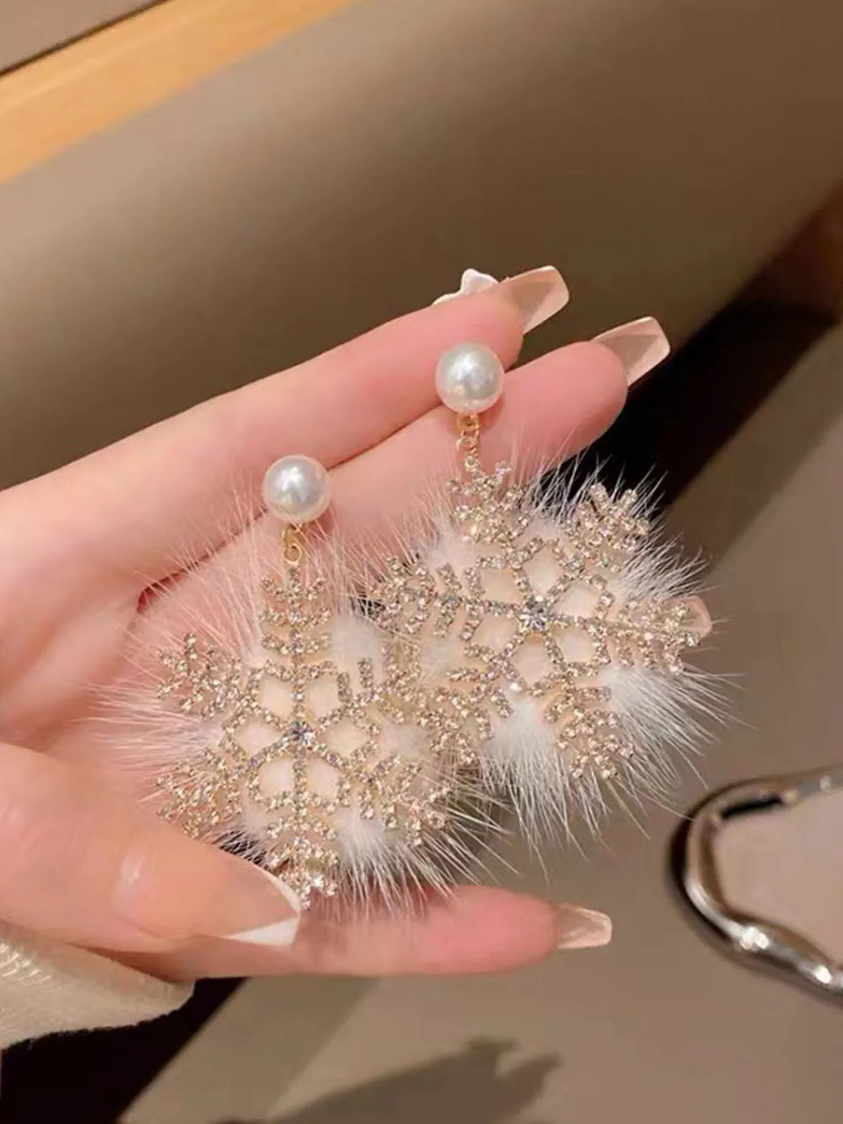 New Retro Stage Christmas Snowflake Diamond 3D Earrings