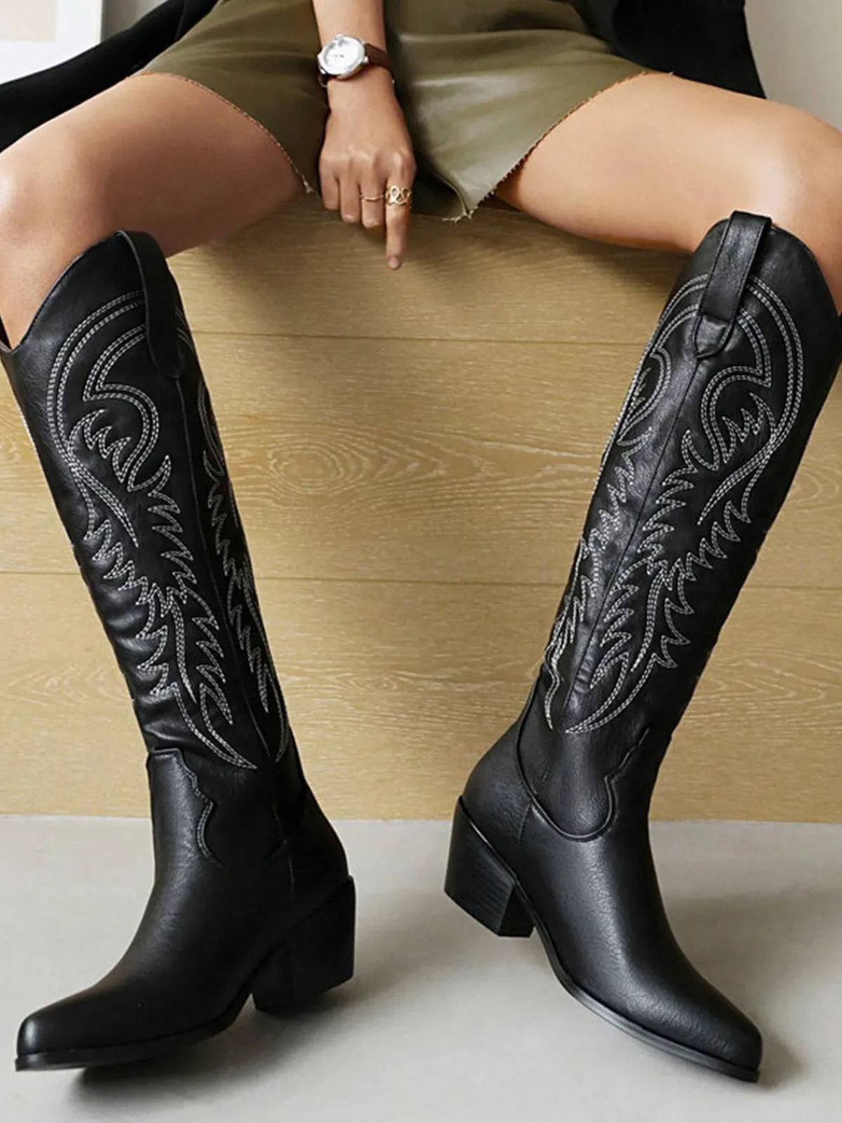 Online Retro Stage Embroidered Chunky Heel Mid-Calf Cowboy Boots