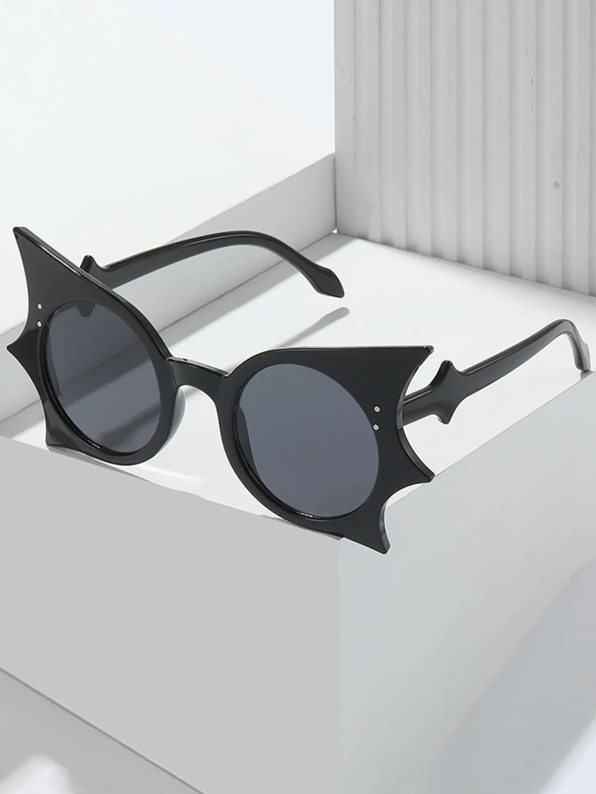 Hot Retro Stage Halloween Bat Wing Gothic Sunglasses