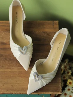 Online Retro Stage Love Rhinestone Pointed Toe Stiletto Heel Shoes