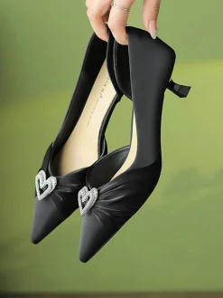Online Retro Stage Love Rhinestone Pointed Toe Stiletto Heel Shoes