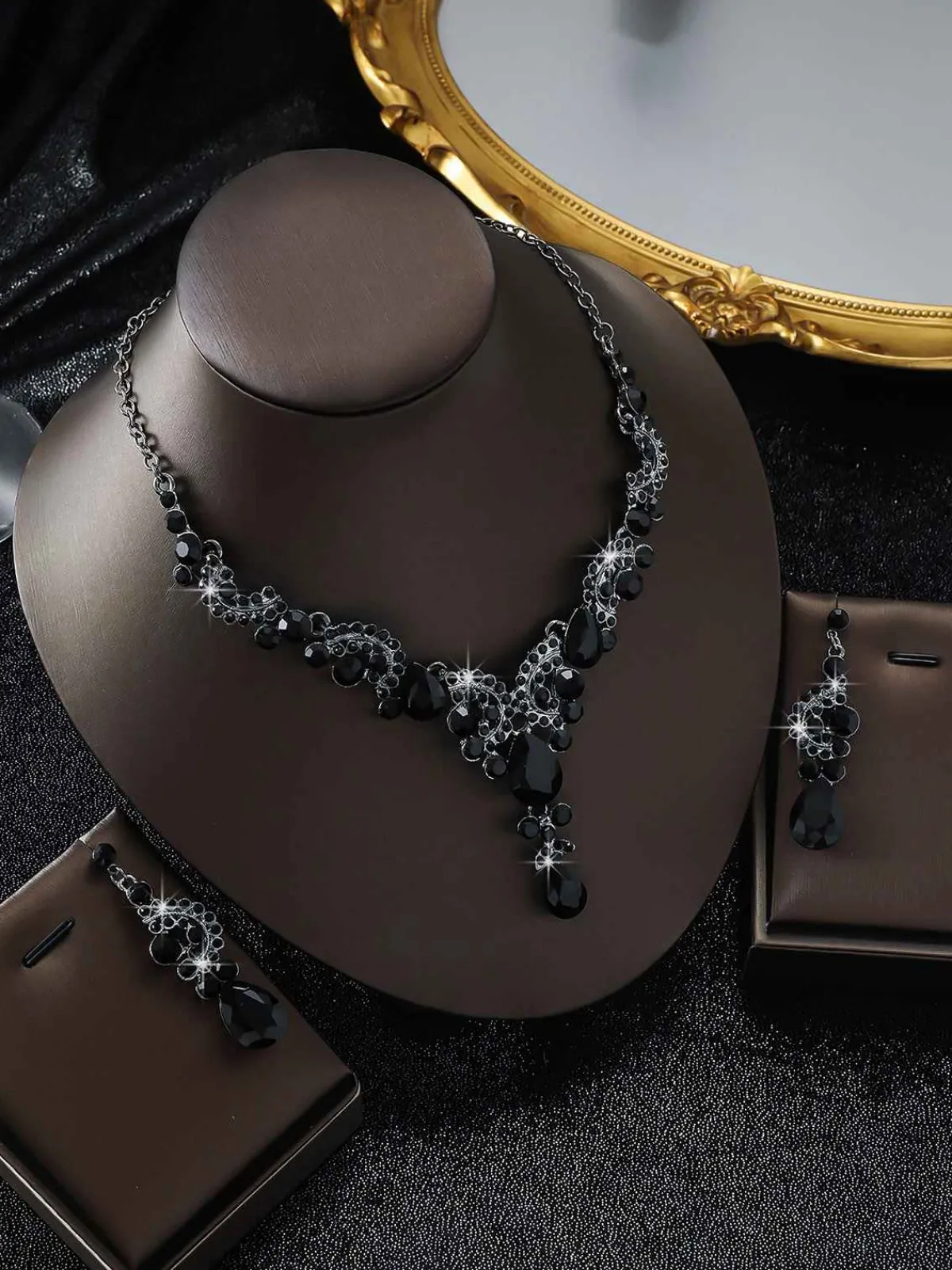 Clearance Retro Stage 2PCS Rhinestone Necklace & Earrings Set
