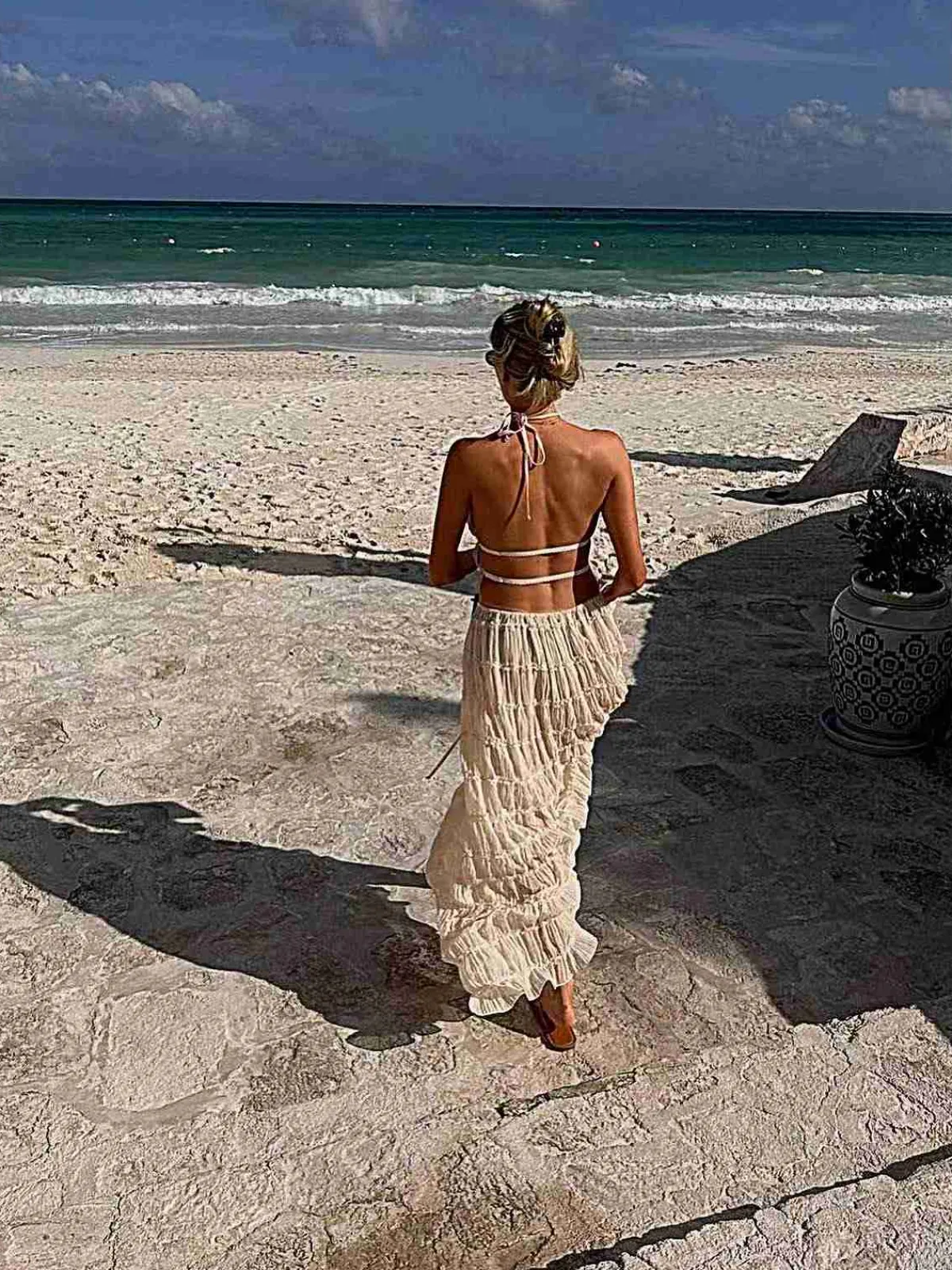 Best Retro Stage 2PCS 1970s Wrinkle Halter Backless Top & Skirts White