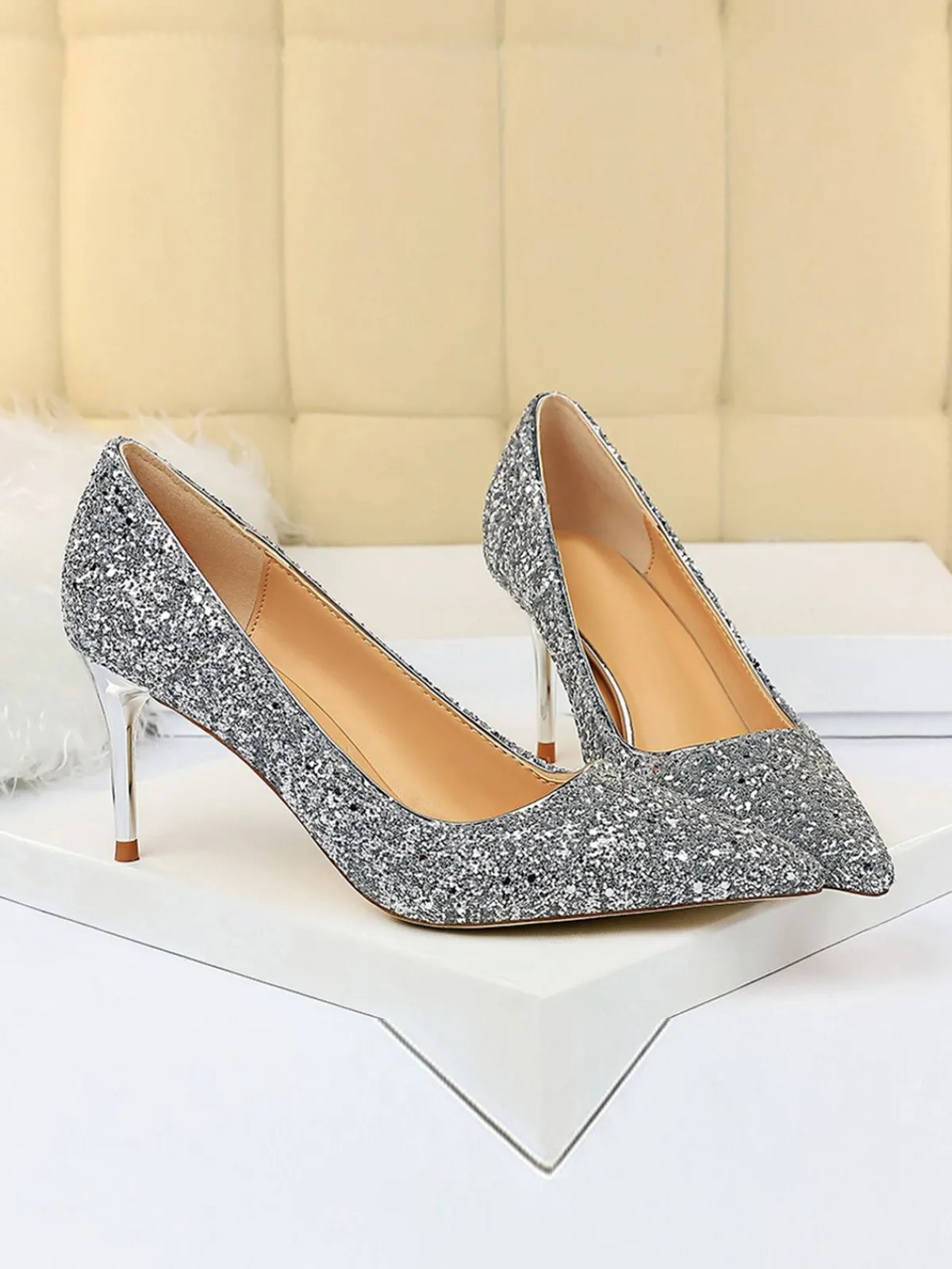 Outlet Retro Stage Pointed Toe Sequins Glitter High Heels Shoes