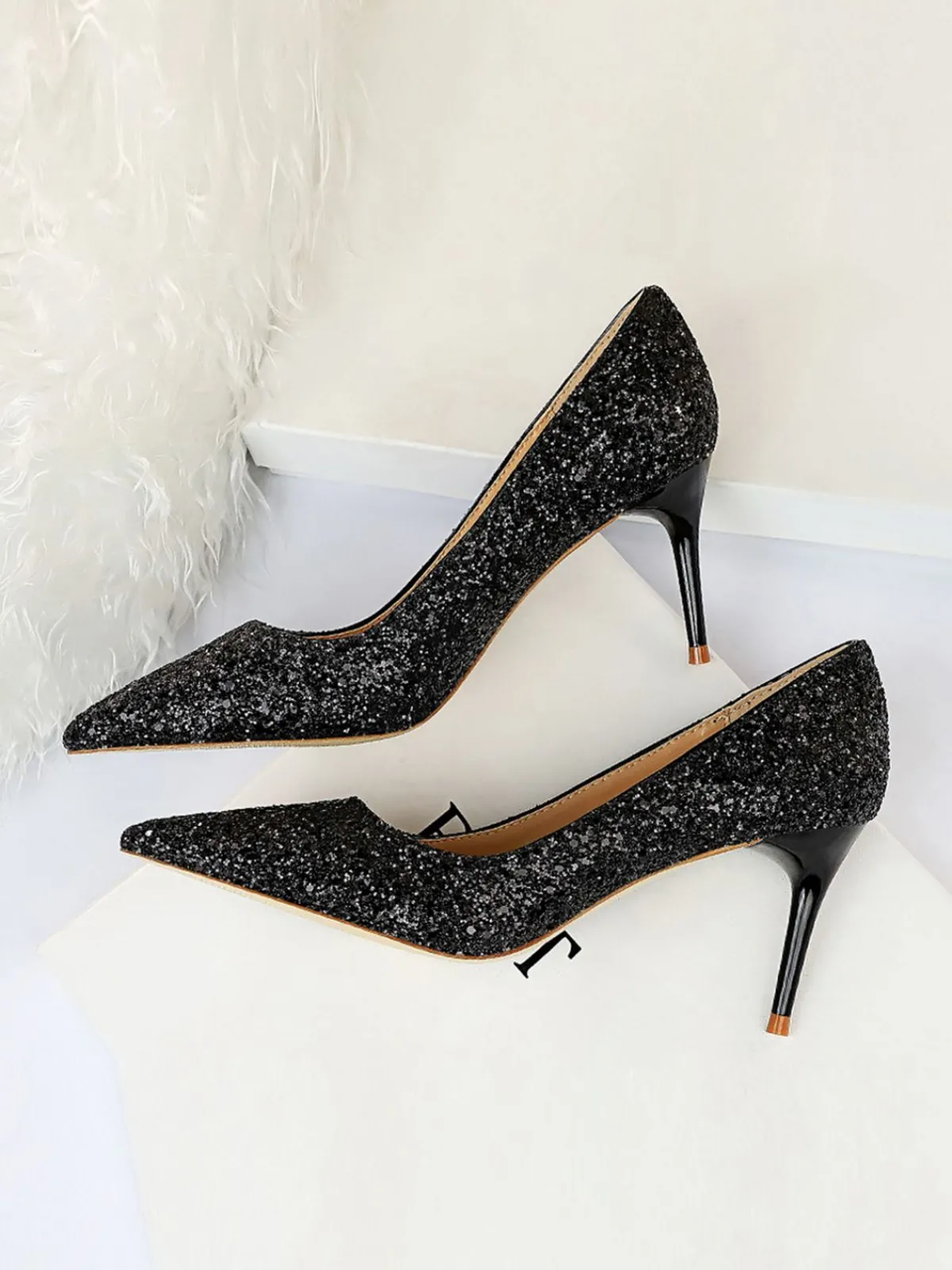 Outlet Retro Stage Pointed Toe Sequins Glitter High Heels Shoes