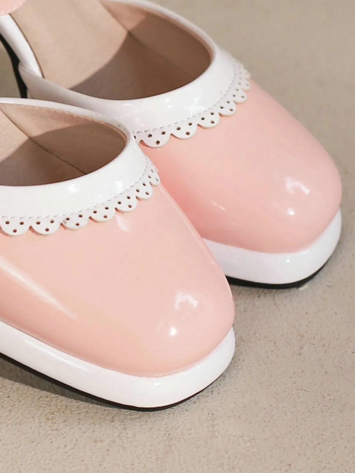 Discount Retro Stage Retro Ankle Strap High Heels Shoes