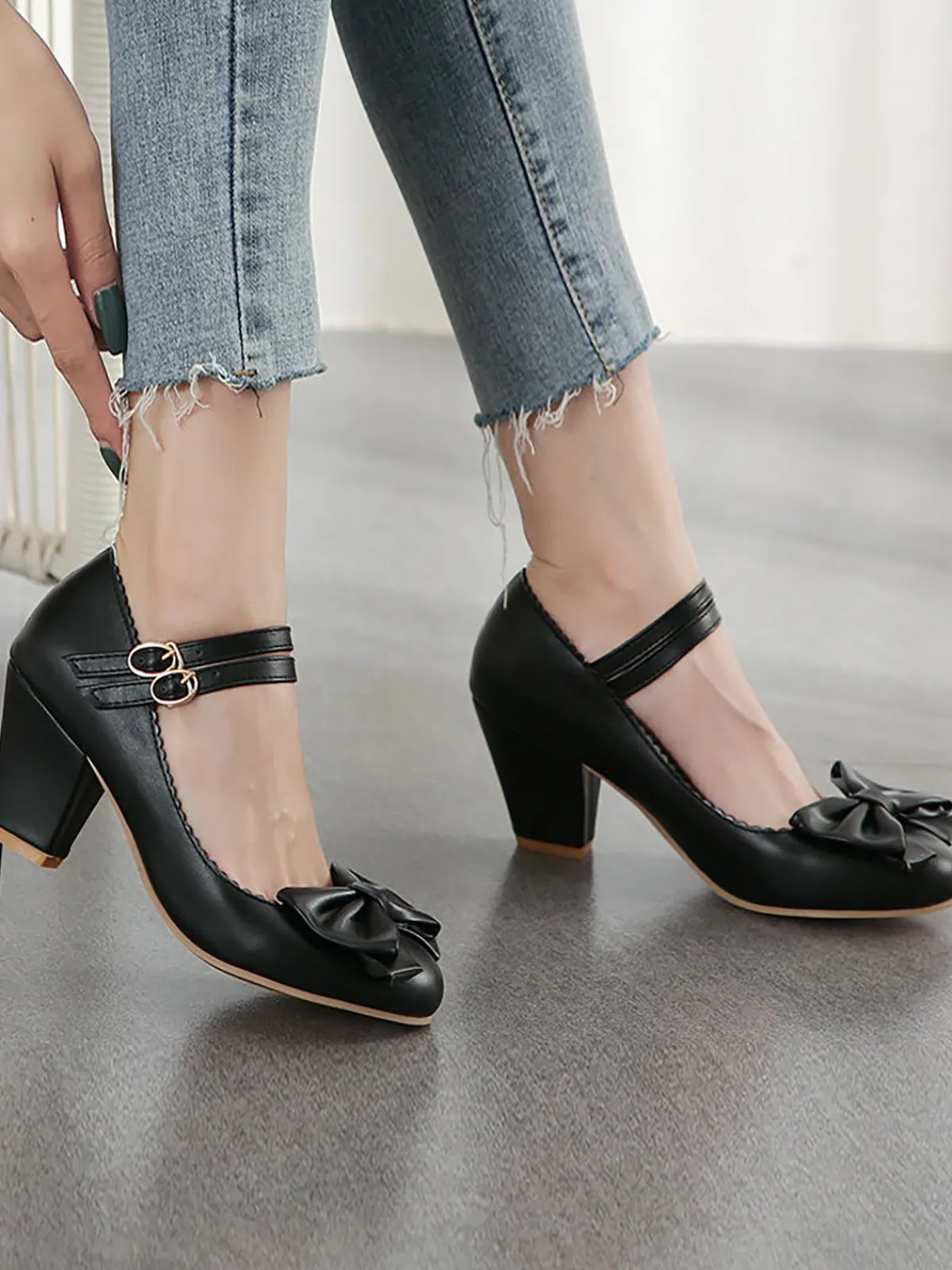 Online Retro Stage Retro Bowknot Double-Straps Shoes