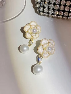 Clearance Retro Stage Retro Camellia Pearl Earrings