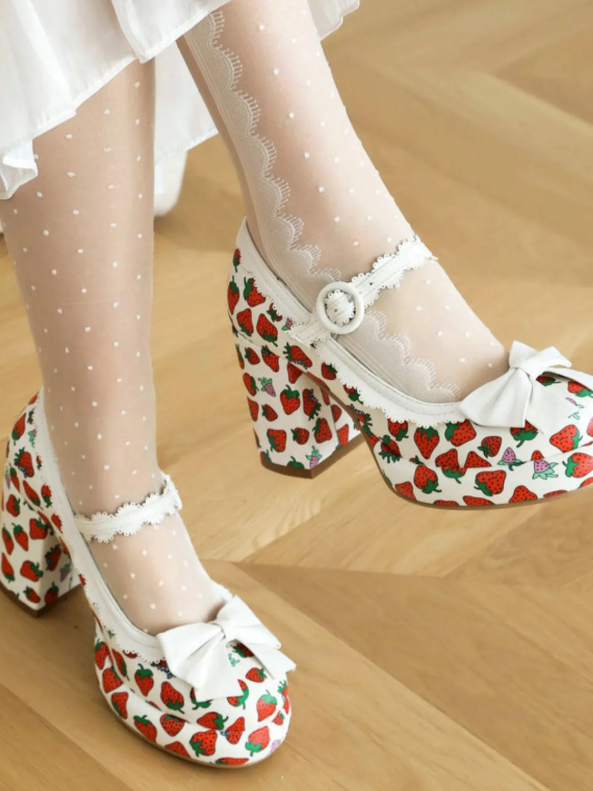 Outlet Retro Stage Retro Leather Strawberry Bow Chunky Heels