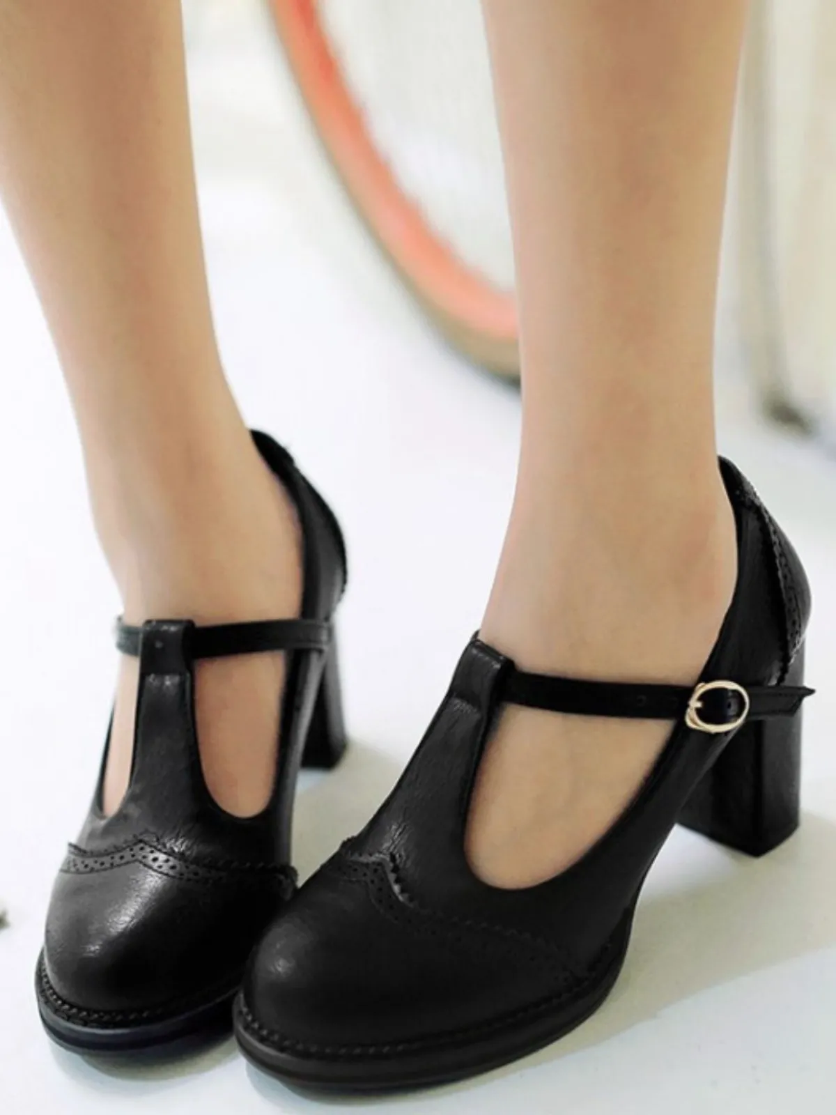 Best Retro Stage Retro Leather T-Strap Chunky Heel Shoes