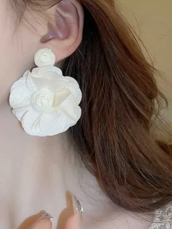 Clearance Retro Stage Retro Mesh 3D Floral Earrings