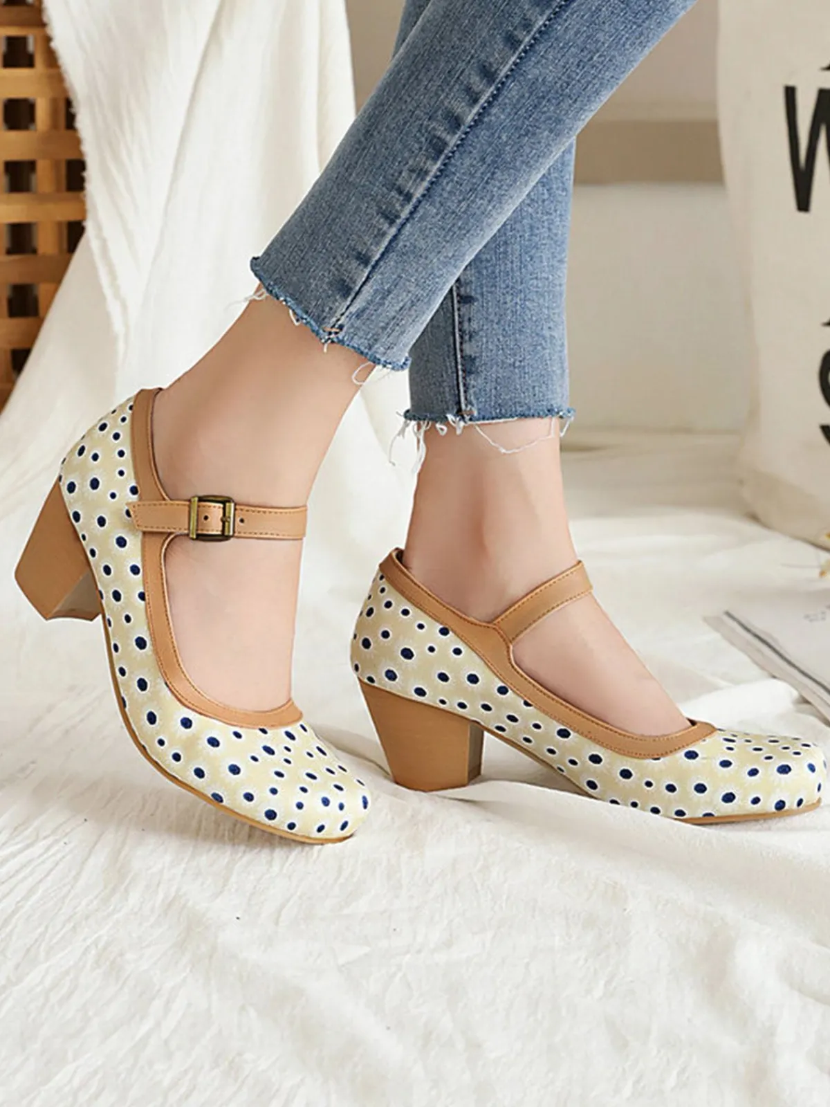 Discount Retro Stage Retro Mid Heels Mary Jane Shoes