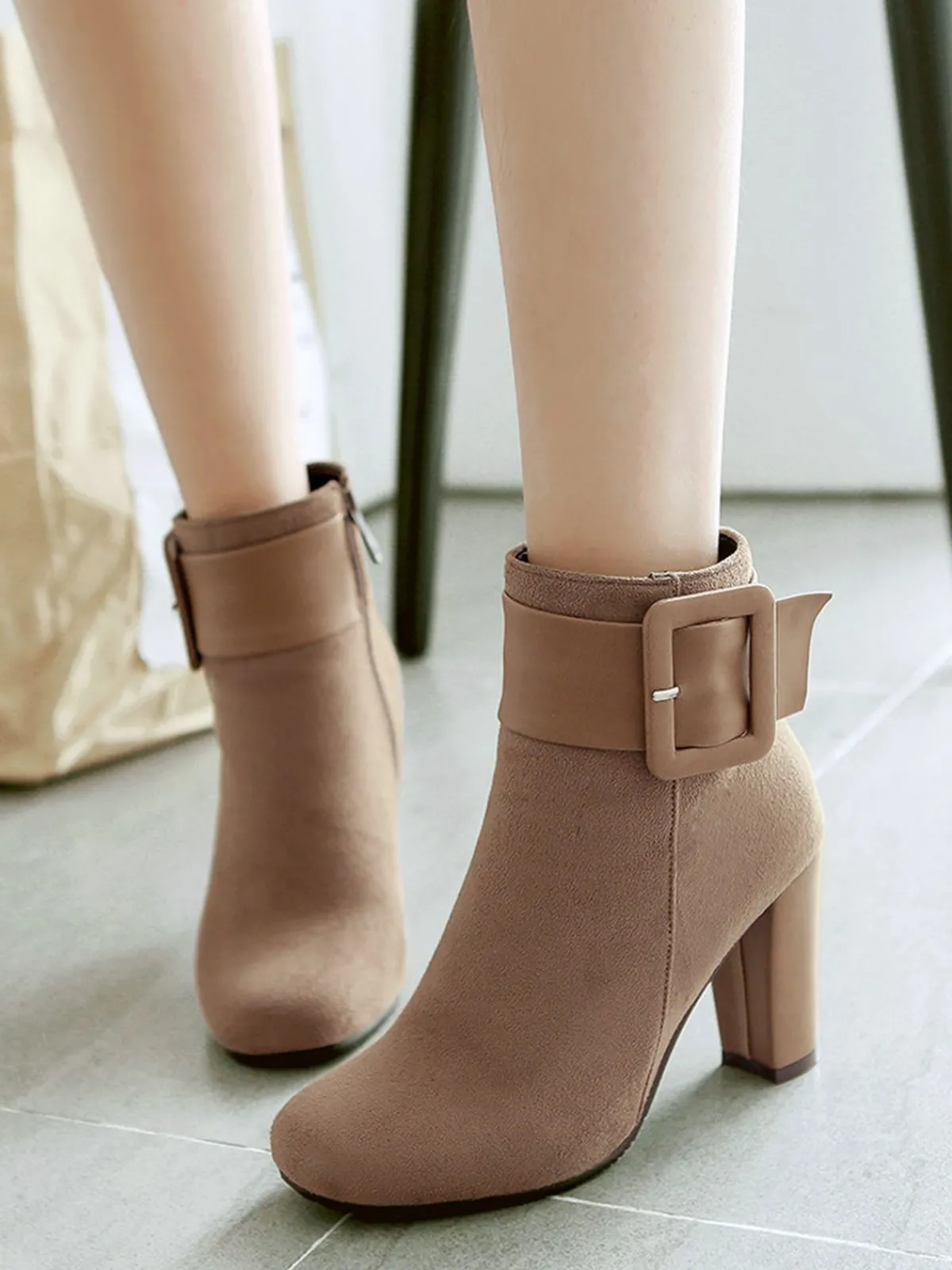 Discount Retro Stage Retro Solid Thick Heel Short Boots