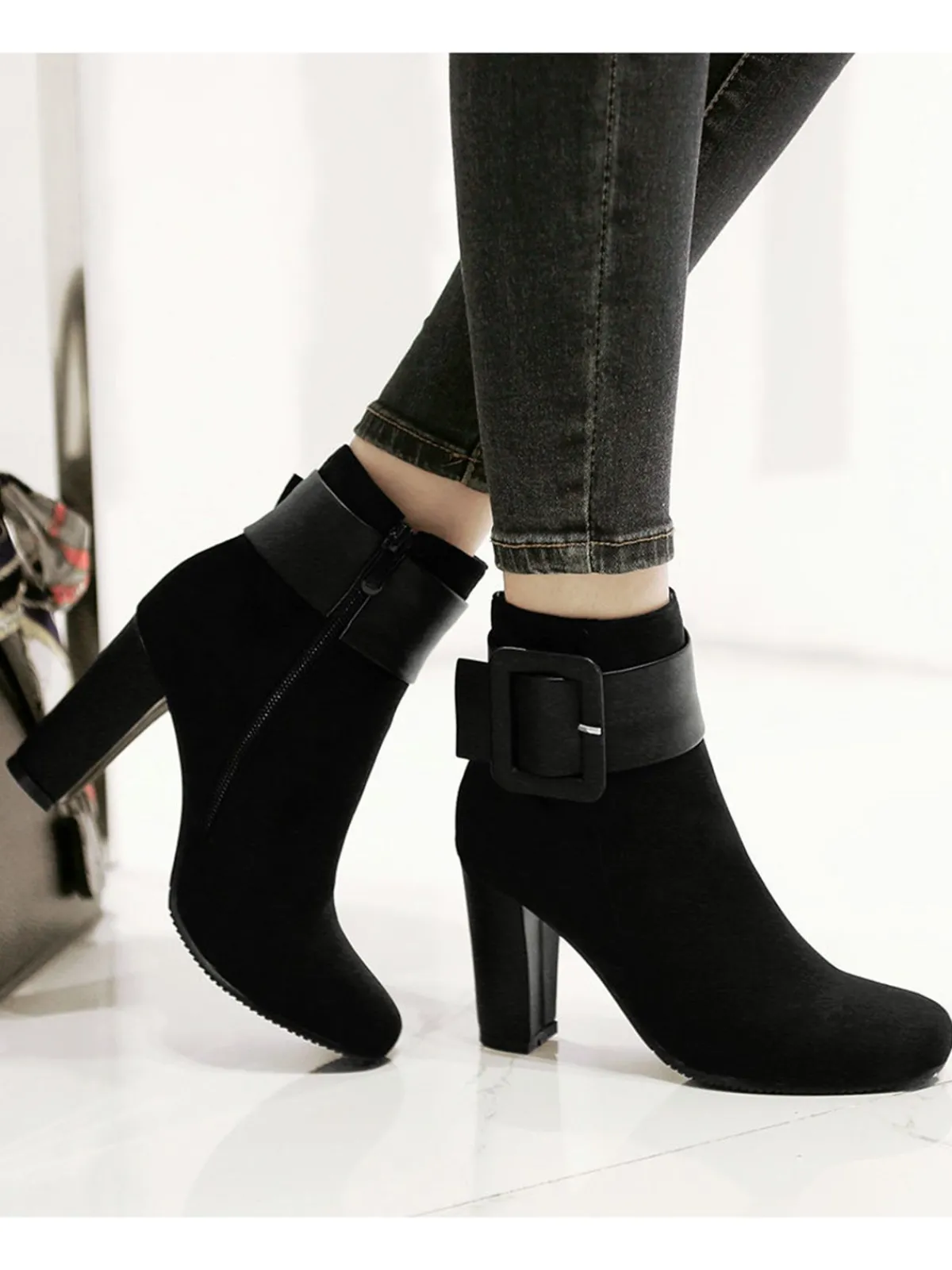 Discount Retro Stage Retro Solid Thick Heel Short Boots