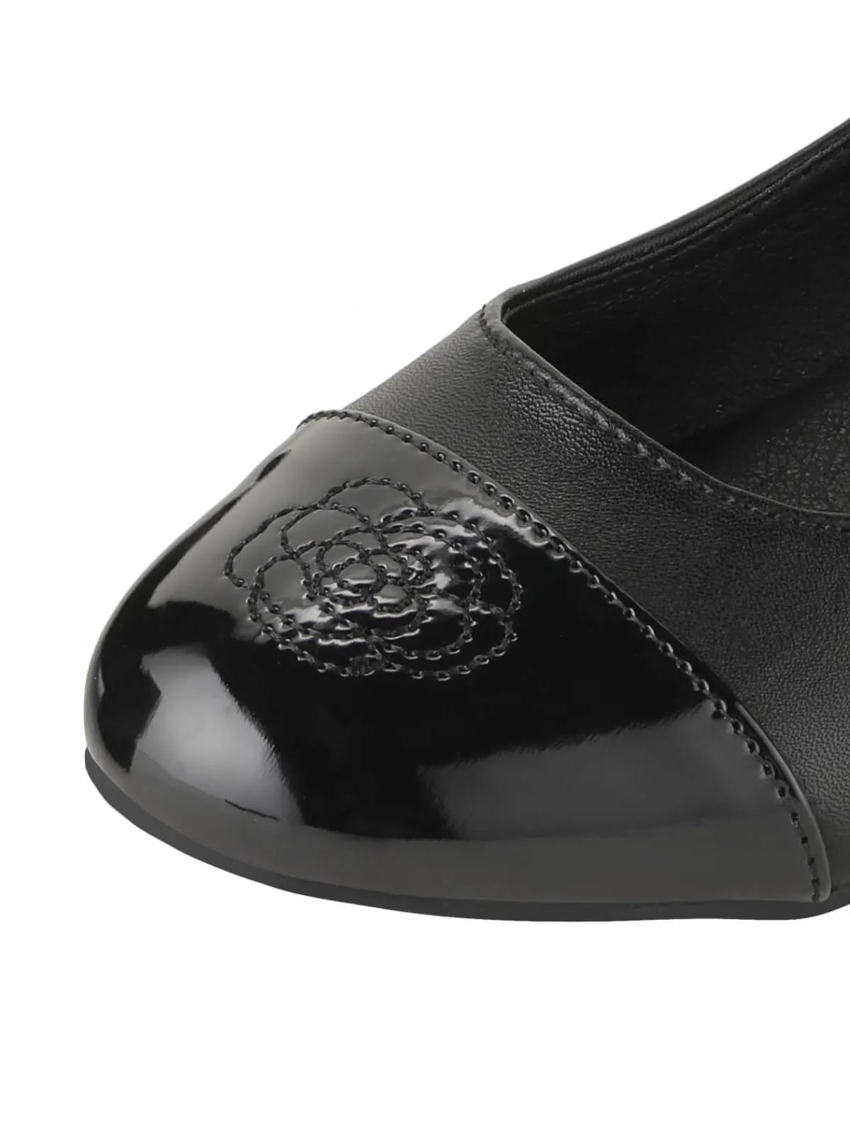 Online Retro Stage Round Toe Flower Buckled Shoes Black