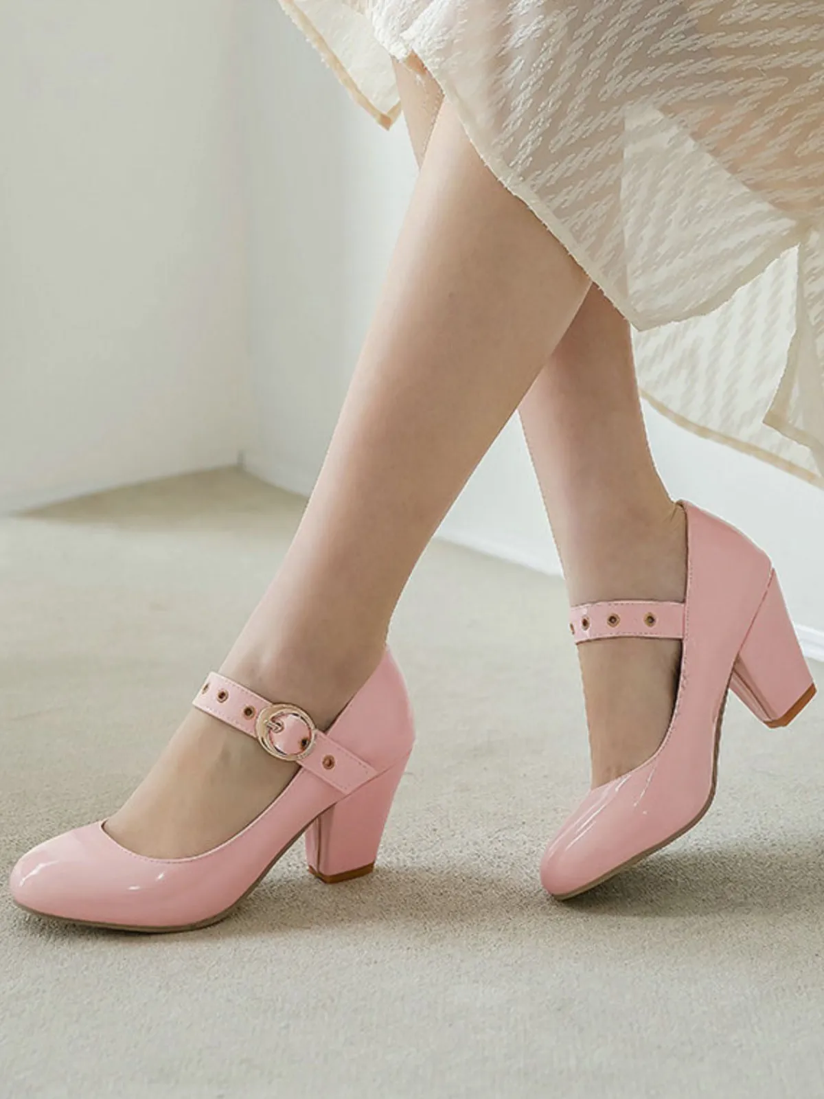 Discount Retro Stage Round Toe Patent Leather Buckle High Heels