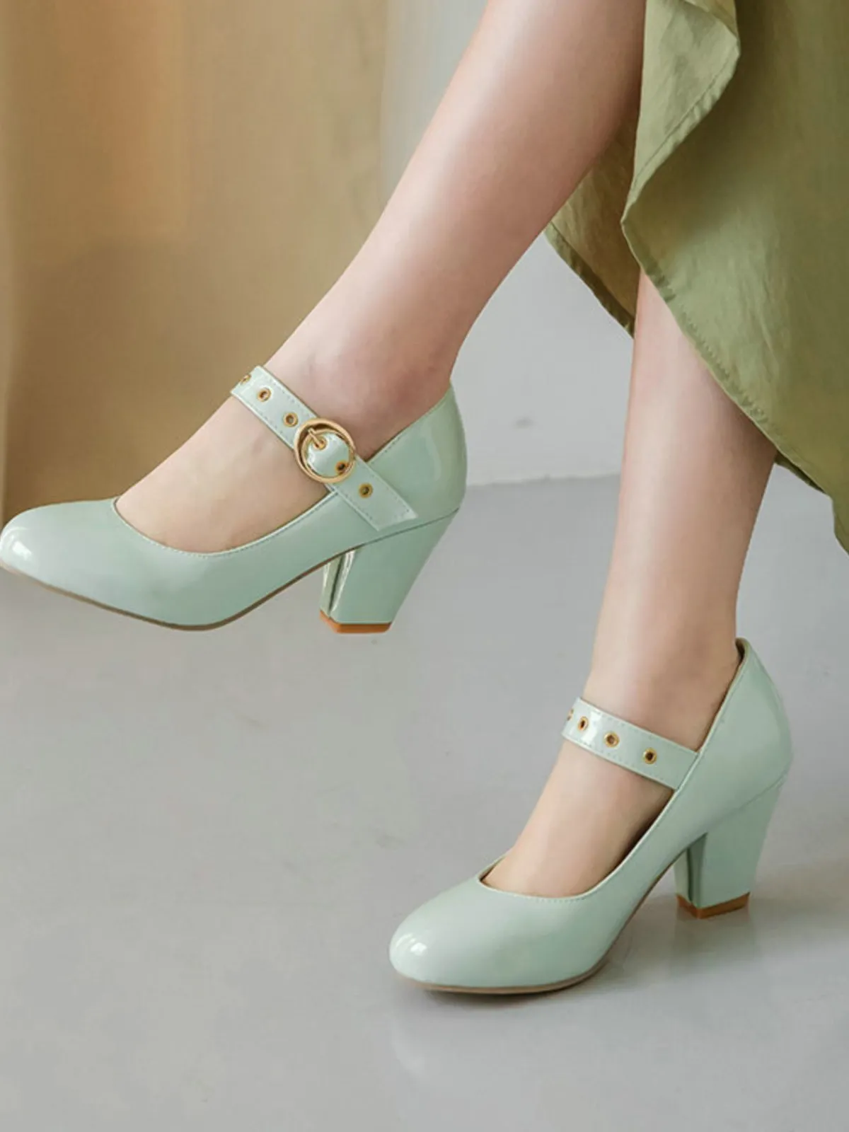 Discount Retro Stage Round Toe Patent Leather Buckle High Heels