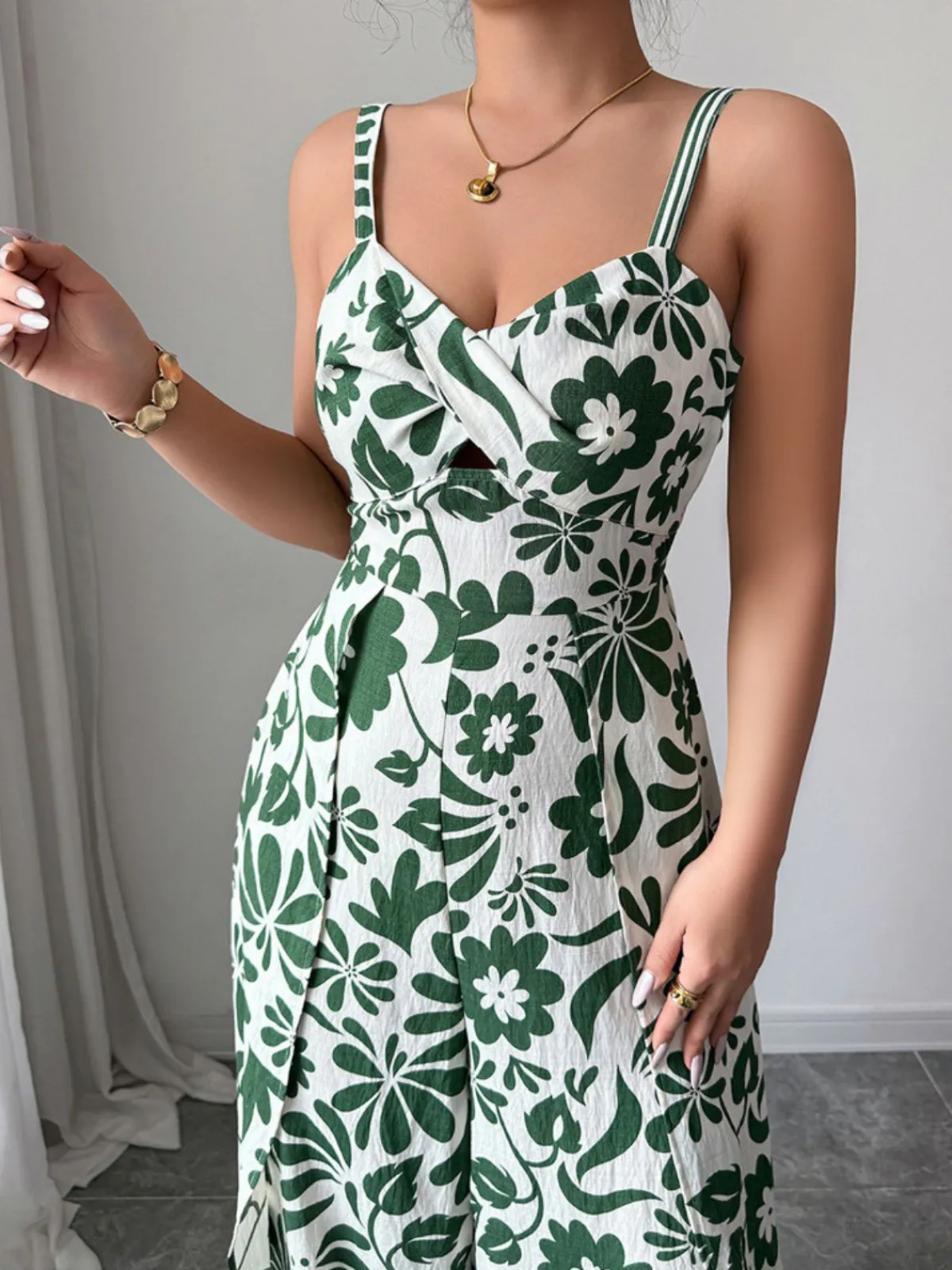 Hot Retro Stage 1970s Floral Boho Style Suspender Jumpsuit