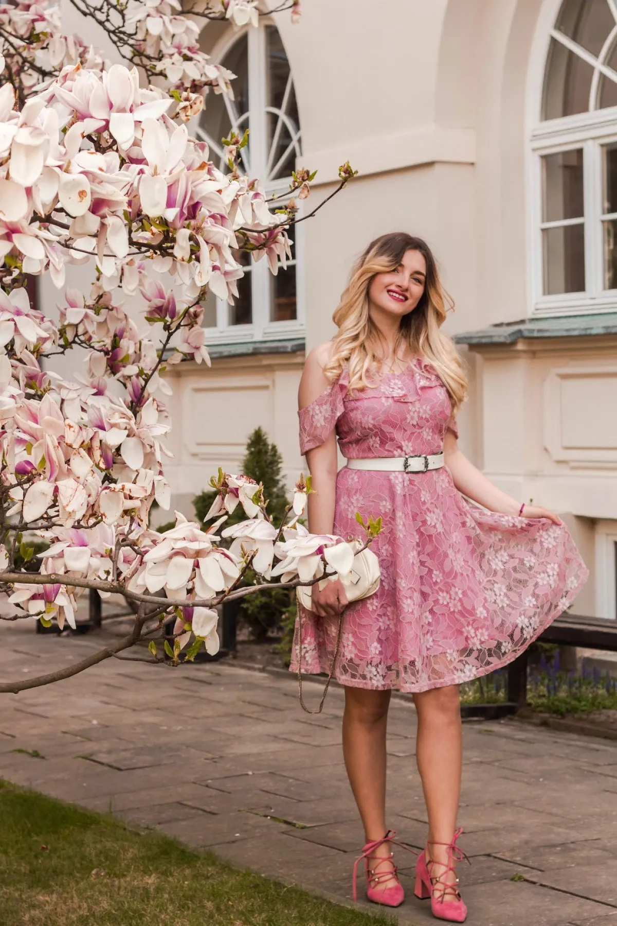 Discount Retro Stage 1950s Lace Cold Shoulder Ruffle Dress