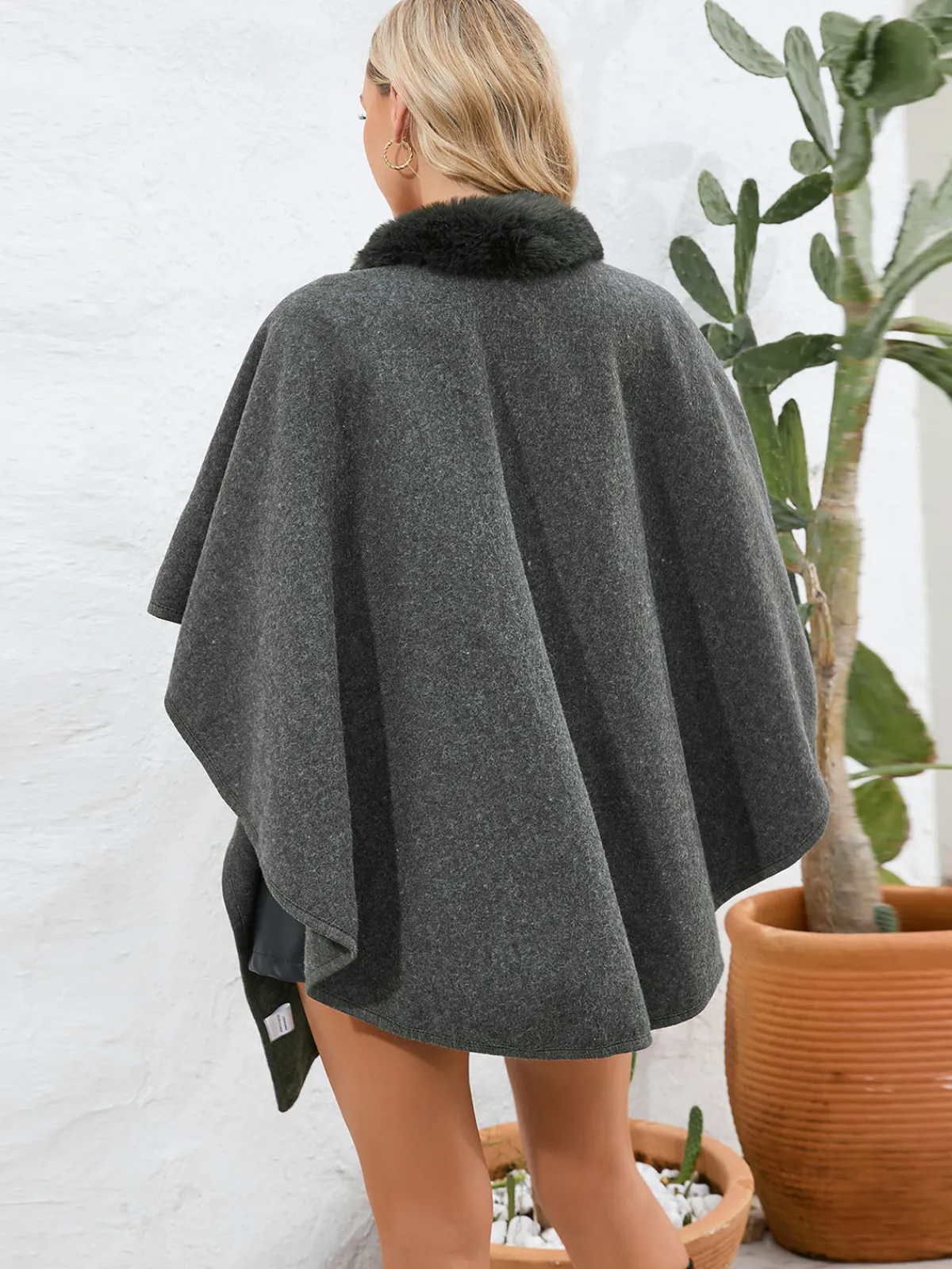 Online Retro Stage 1950s Solid Furry Batwing Coat
