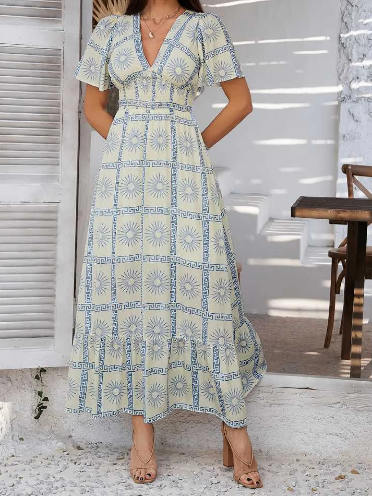 Hot Retro Stage 1970s V-Neck Boho Smocked-Waist Floral Dress