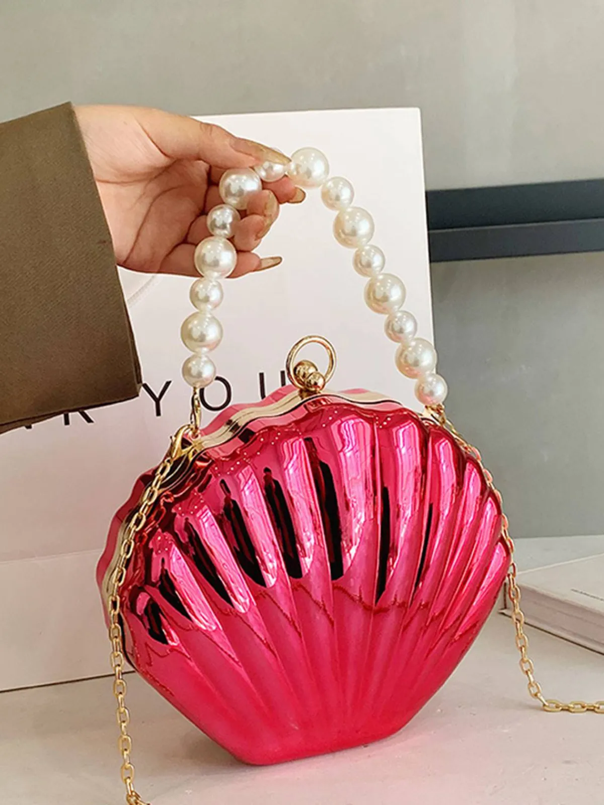 Hot Retro Stage Solid Pearl Metal Shell Bag