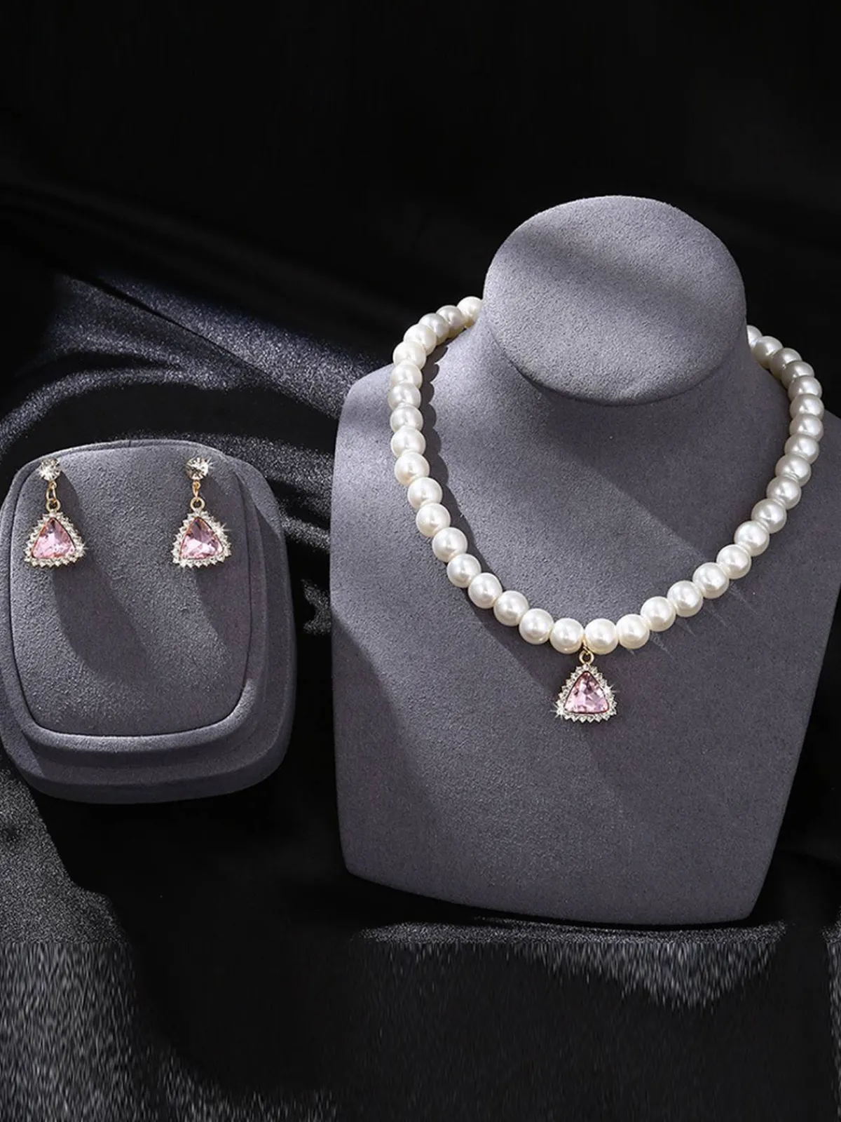 Fashion Retro Stage Valentine Imitation Pearl Necklace & Rhinestoned Earrings Set