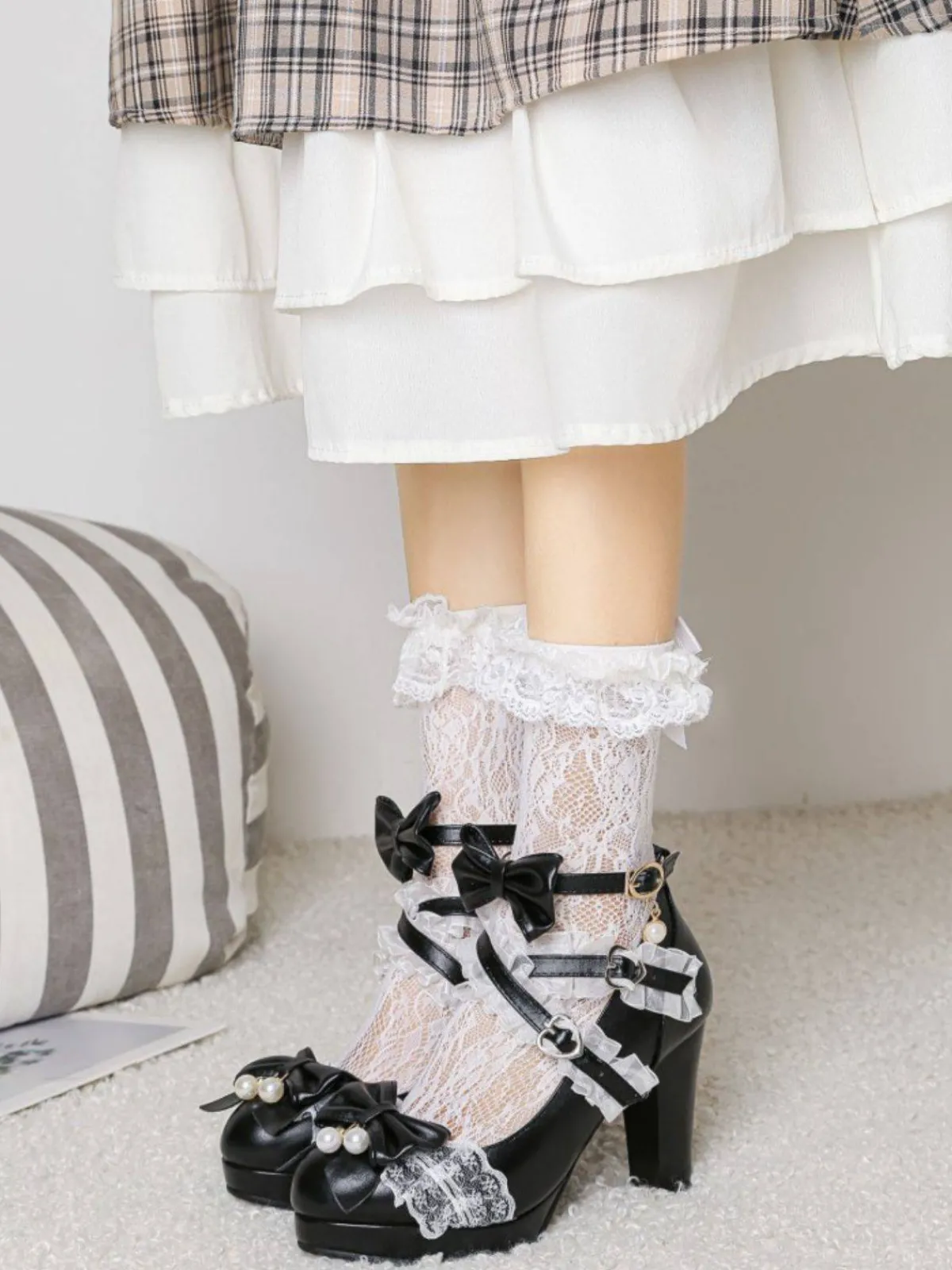 Discount Retro Stage Vintage Bow Pearls Lace Chunky Lolita Heels