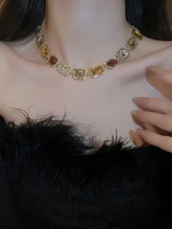 Online Retro Stage Vintage Colored Diamond Square Necklace