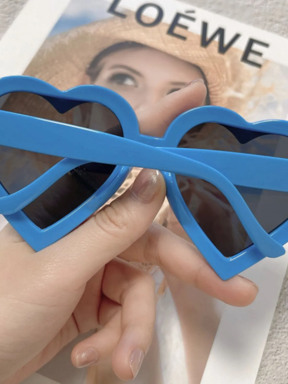 Outlet Retro Stage Vintage Curved Heart Frame Sunglasses