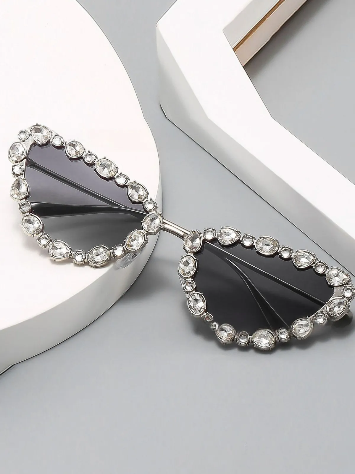 Clearance Retro Stage Vintage Diamond Cat Eye Sunglasses