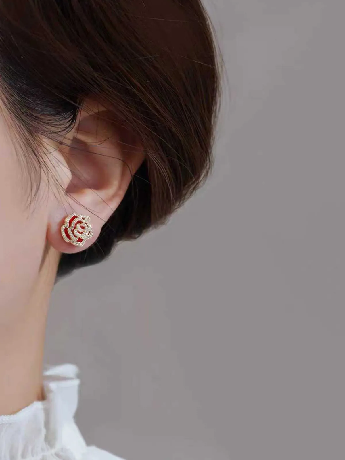 Online Retro Stage Vintage Diamond Floral Earring