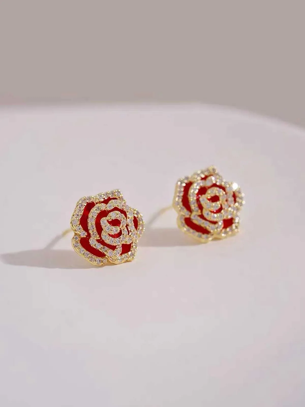 Online Retro Stage Vintage Diamond Floral Earring