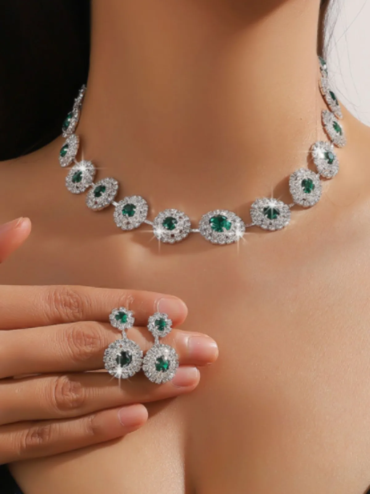 Sale Retro Stage Vintage Diamond Necklace Earrings Set