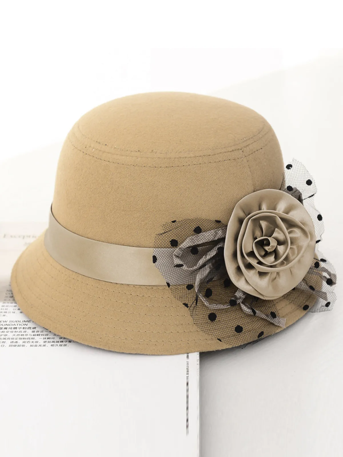 Online Retro Stage Vintage Dots Sheer Floral Felt Cloche Hat