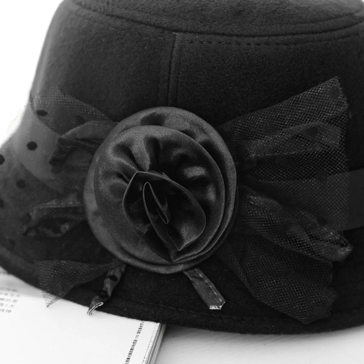 Online Retro Stage Vintage Dots Sheer Floral Felt Cloche Hat