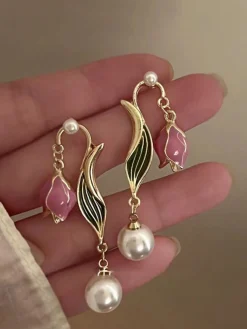 Fashion Retro Stage Vintage Gold Edge Tulip Pearl Earrings