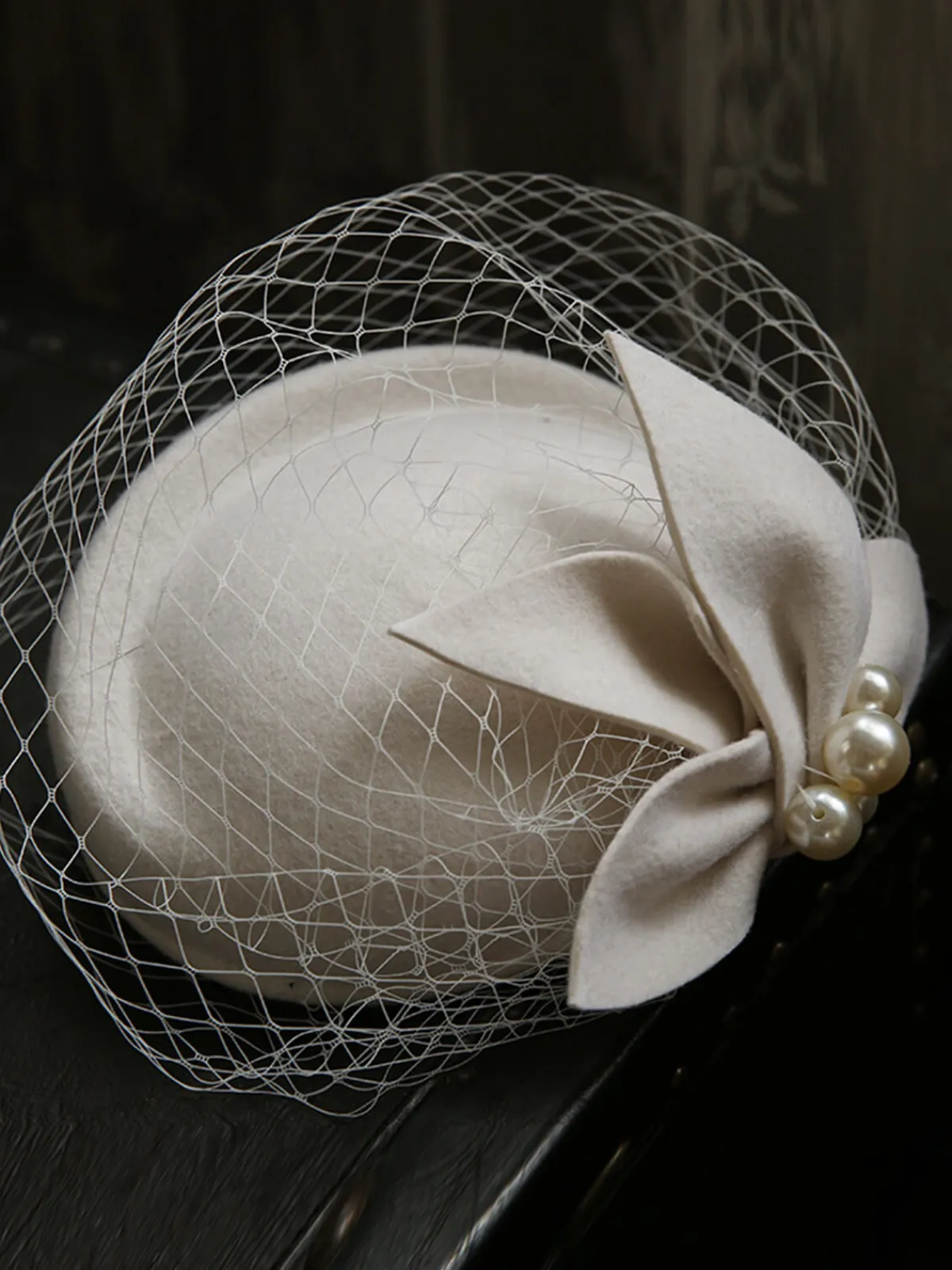 Sale Retro Stage Vintage Pearl Decor Mesh Berets Woolen Hat