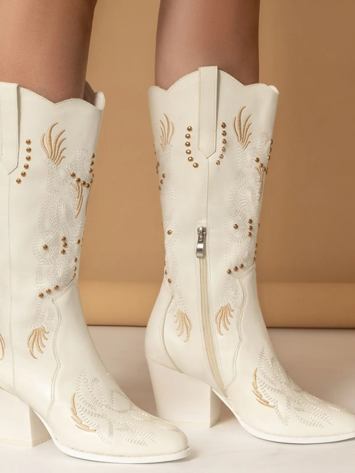 Outlet Retro Stage Embroidered Flower Leather Cowboy Boots White