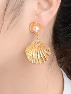 Hot Retro Stage White Pearl Shell Earrings